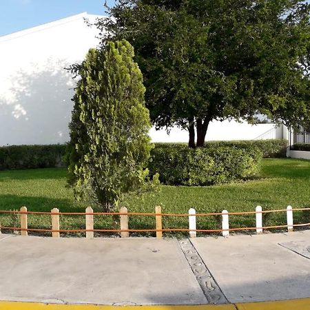 Airport Short & Long Term Express Almeria X Monterrey Exteriör bild