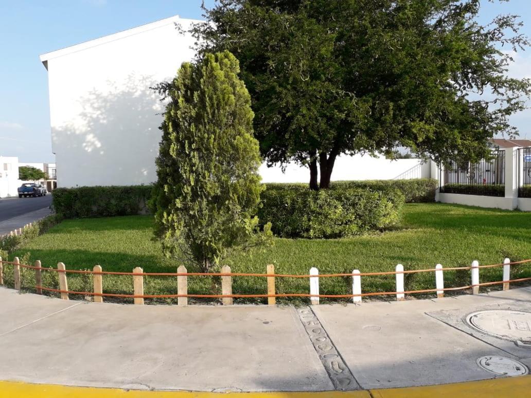 Airport Short & Long Term Express Almeria X Monterrey Exteriör bild